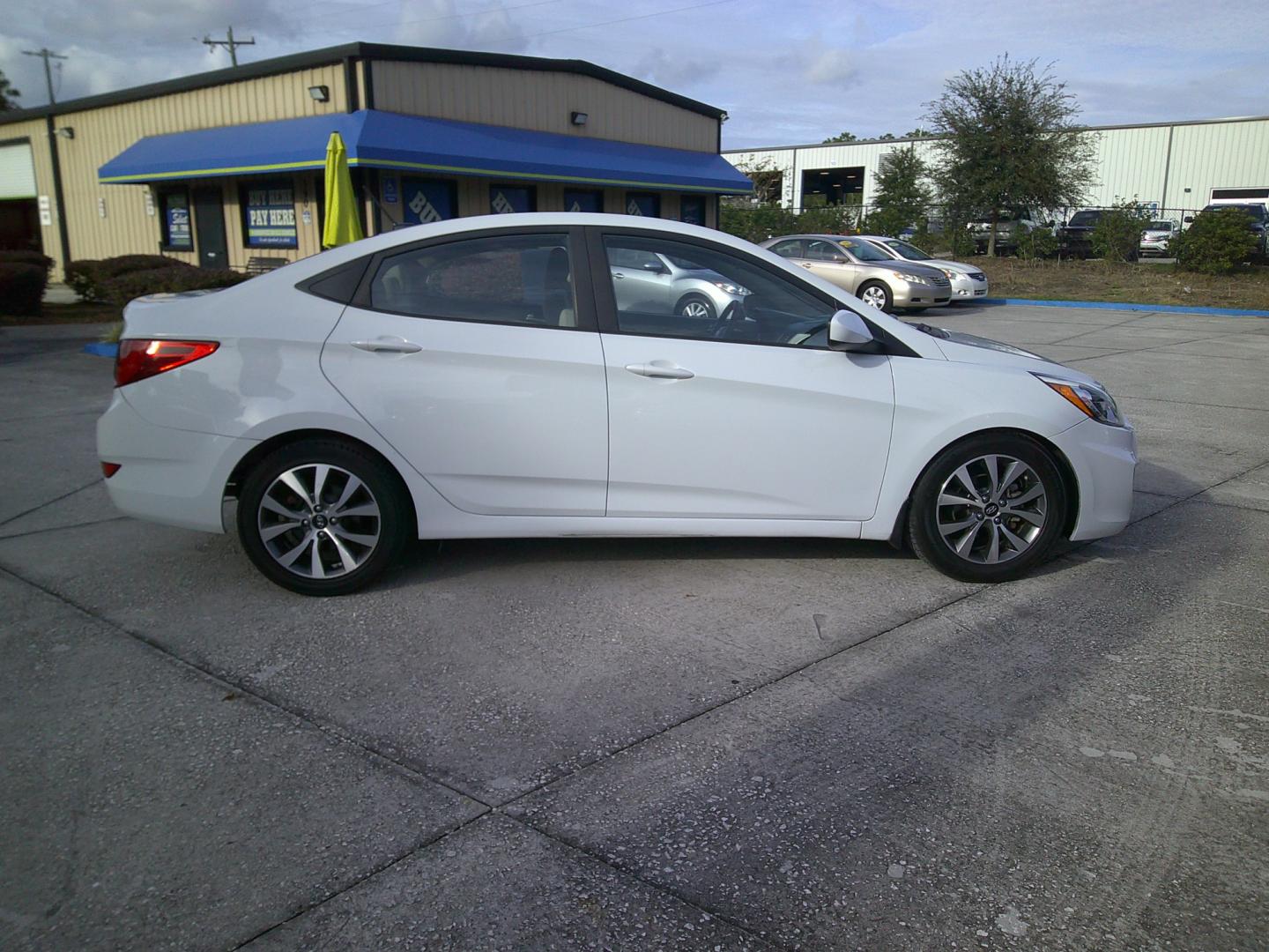 2017 WHITE HYUNDAI ACCENT SE (KMHCT4AE5HU) , located at 390 Hansen Avenue, Orange Park, FL, 32065, (904) 276-7933, 30.130497, -81.787529 - Photo#2